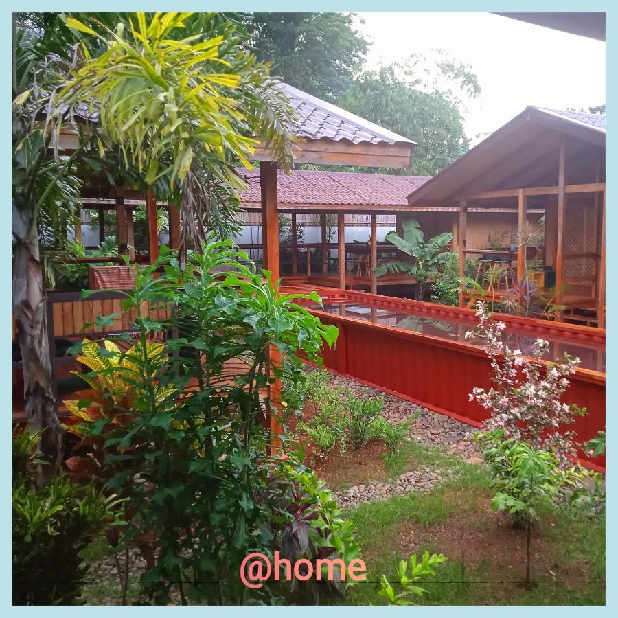 At Home 푸에르토프린세사 외부 사진