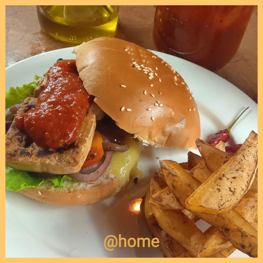 At Home 푸에르토프린세사 외부 사진